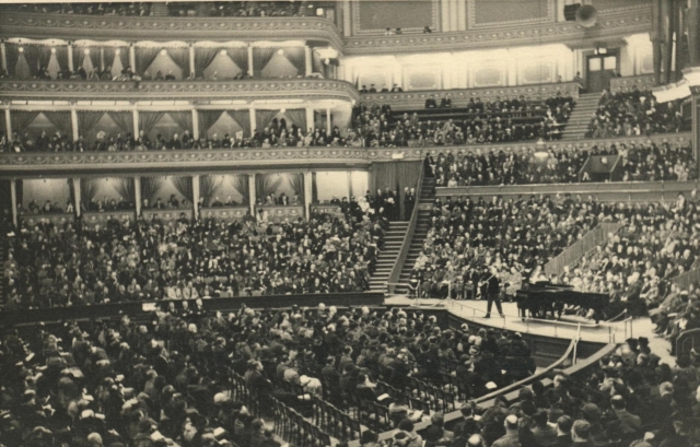 yehudi_menuhin_and_ferguson_webster_during_their_delayed_albert_hall_recital.jpg